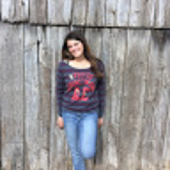 Meet your Posher, Lacey - Picture 1 of 2